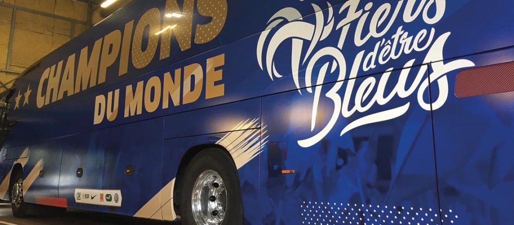 Covering - Bus de la Fédération Française de Foot